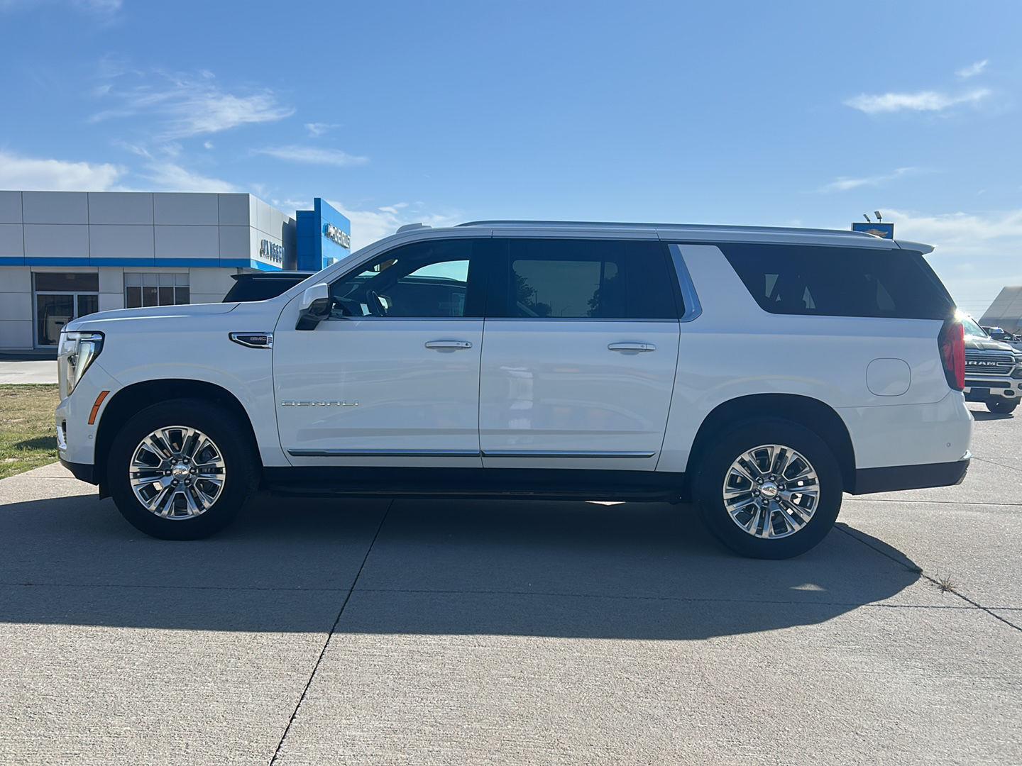 2025 GMC Yukon XL Denali 4WD