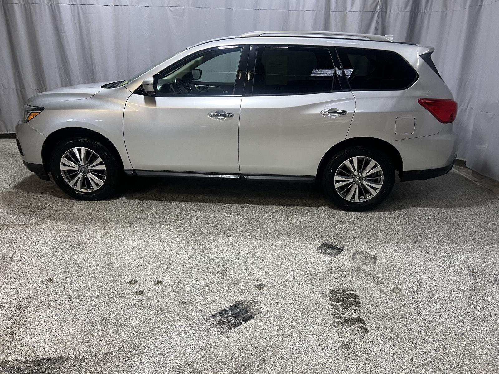 2019 Nissan Pathfinder SL 4WD