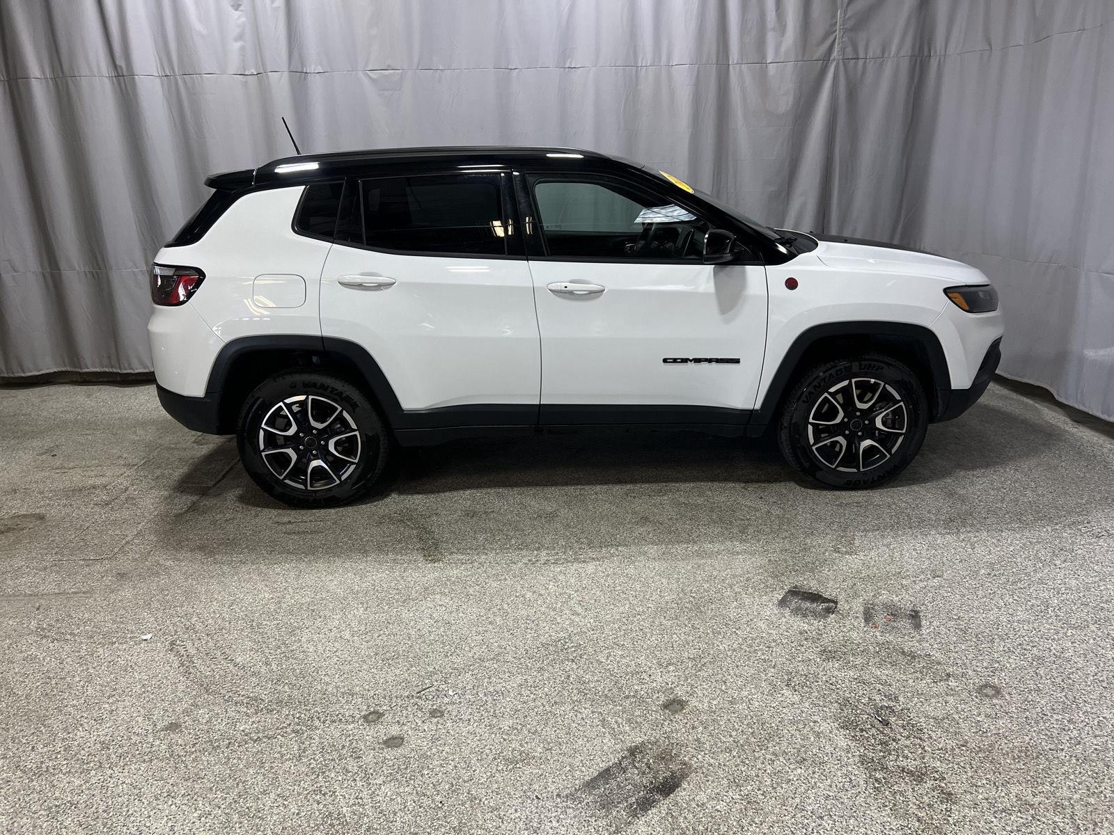  2025 Jeep Compass Trailhawk 4WD   