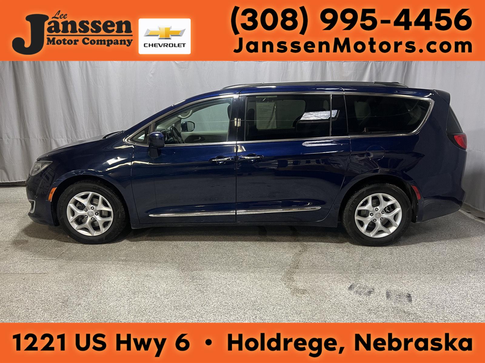  2017 Chrysler Pacifica Touring L FWD   