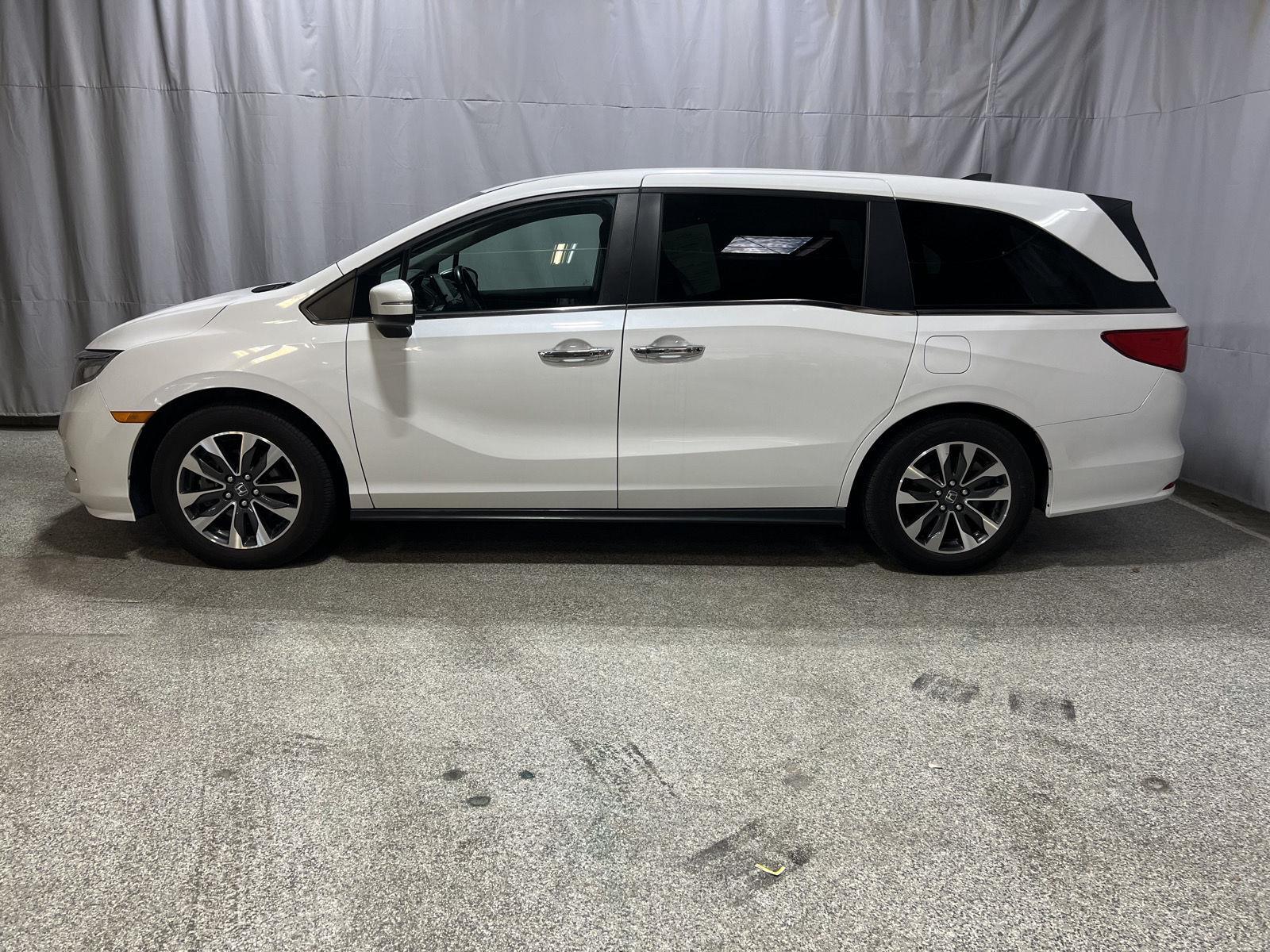 Platinum White Pearl 2024 Honda Odyssey Minivan Front-Wheel Drive Automatic
