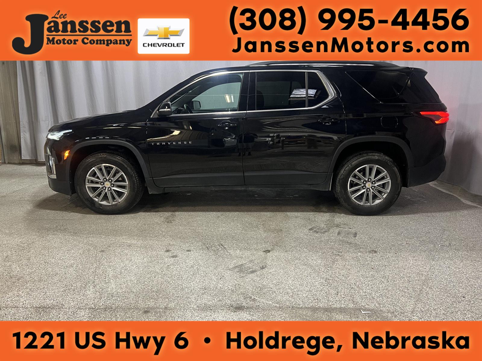 Mosaic Black Metallic 2023 Chevrolet Traverse SUV / Crossover Front-Wheel Drive 9-Speed Automatic
