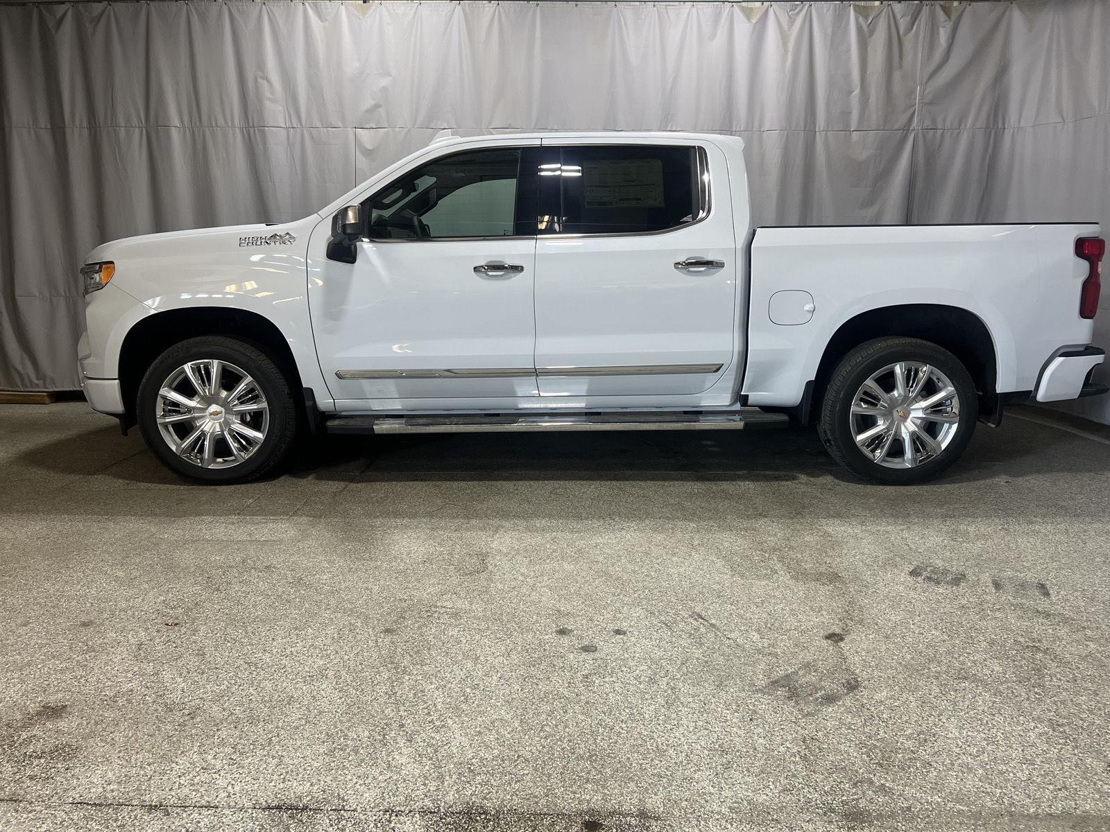Polar White Tricoat 2026 Chevrolet Silverado 1500 Pickup Truck Four-Wheel Drive Automatic