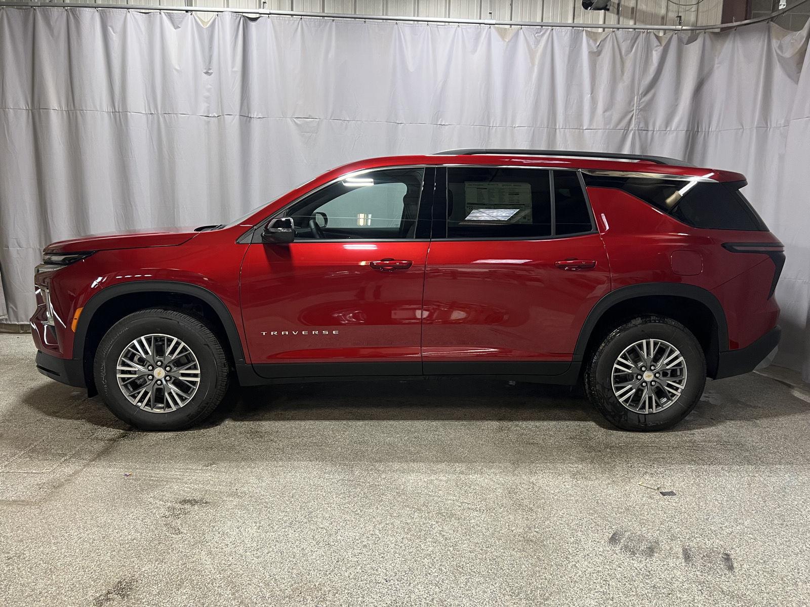 Radiant Red Tintcoat 2026 Chevrolet Traverse SUV / Crossover Front-Wheel Drive 8-Speed Automatic