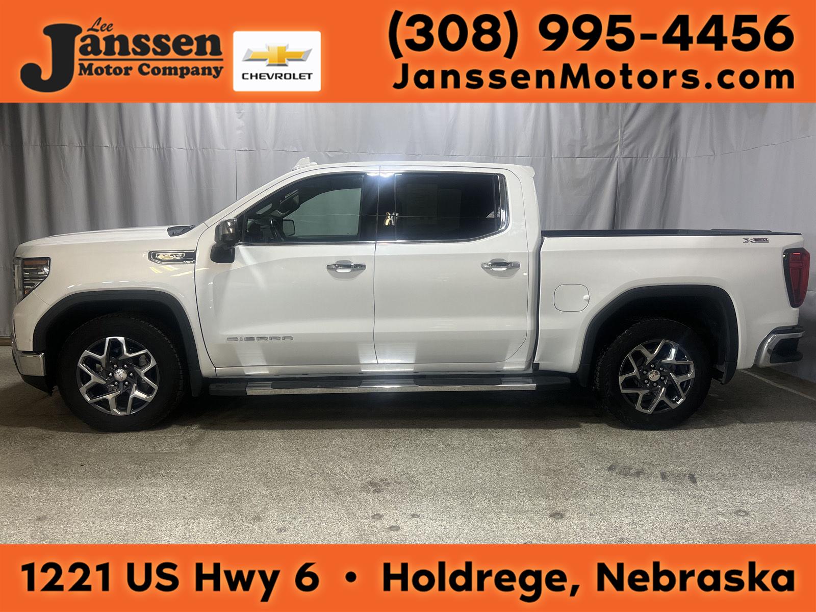 White Frost Tricoat 2024 GMC Sierra 1500 Pickup Truck Four-Wheel Drive Automatic