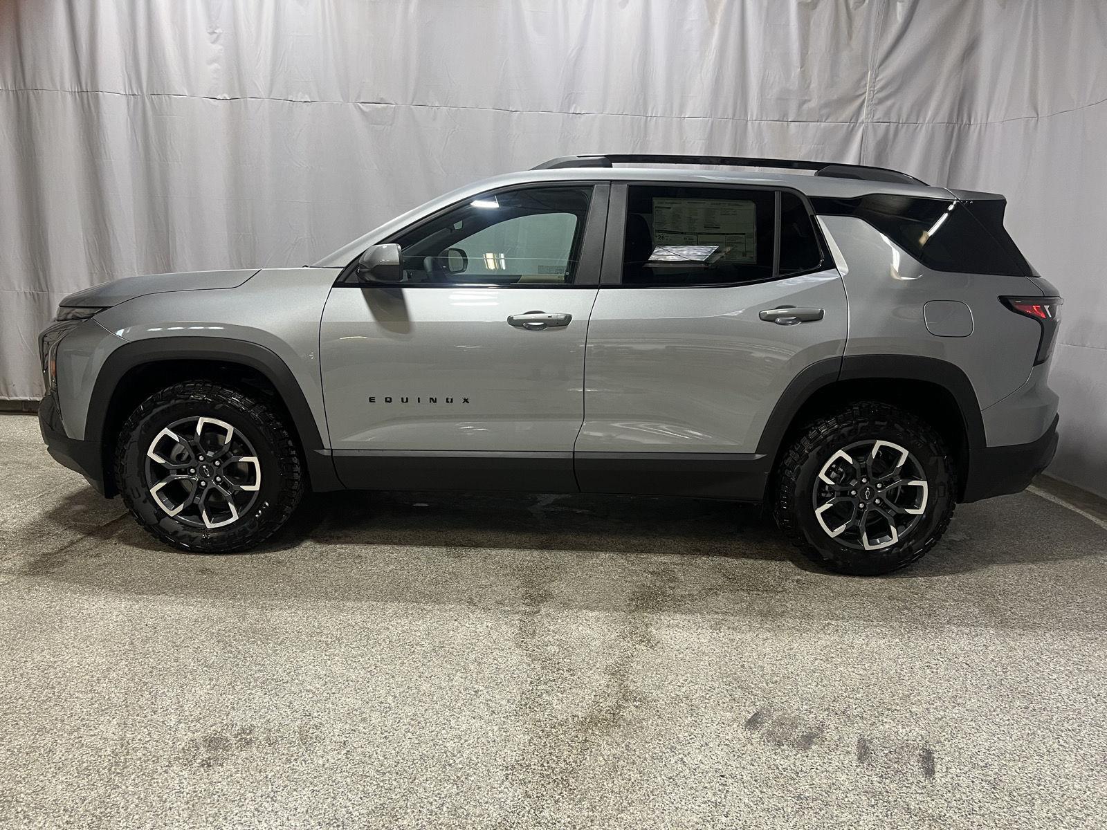 Sterling Gray Metallic 2027 Chevrolet Equinox SUV / Crossover Four-Wheel Drive 8-Speed Automatic