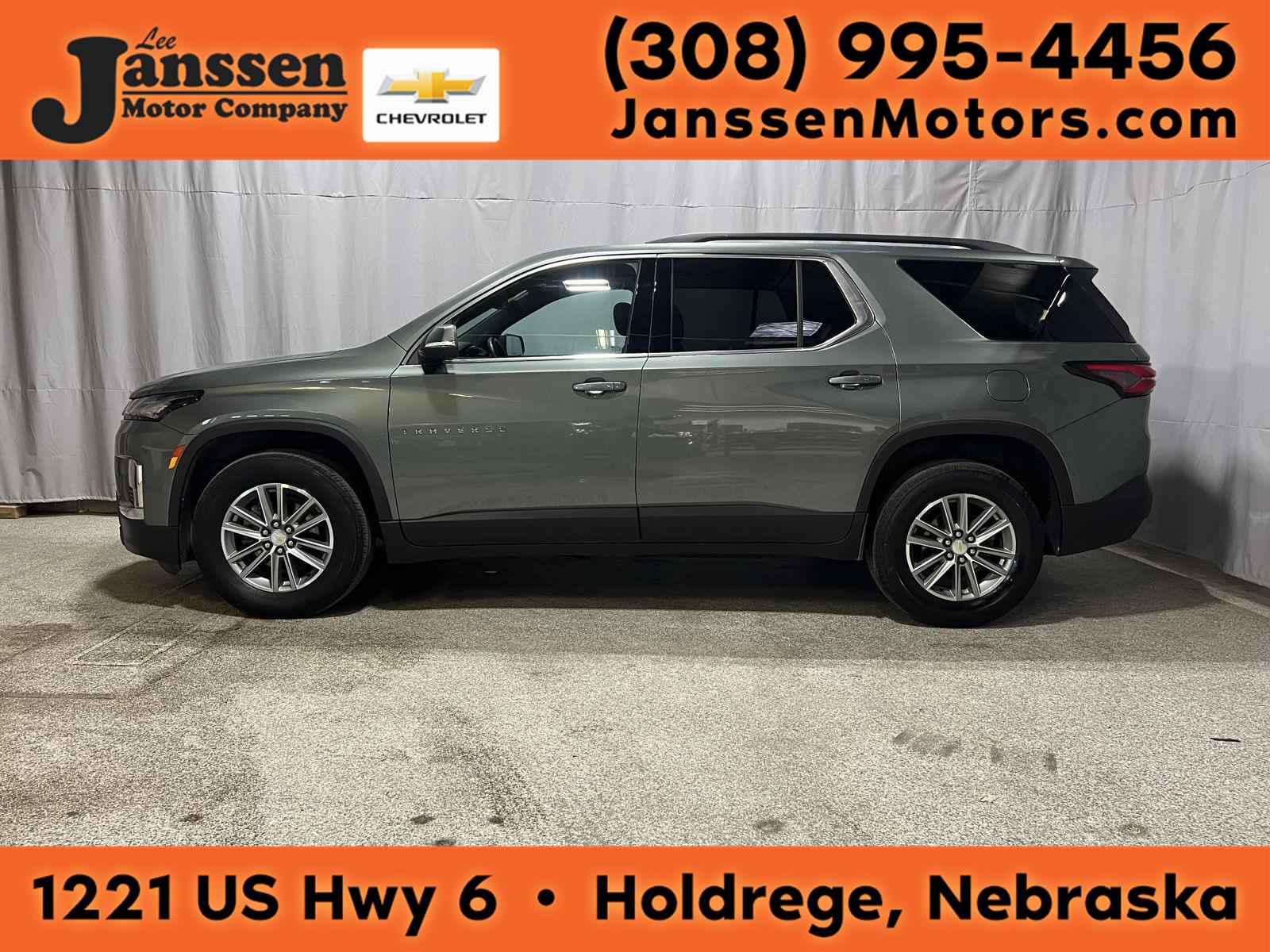 Silver Sage Metallic 2023 Chevrolet Traverse SUV / Crossover Front-Wheel Drive 9-Speed Automatic
