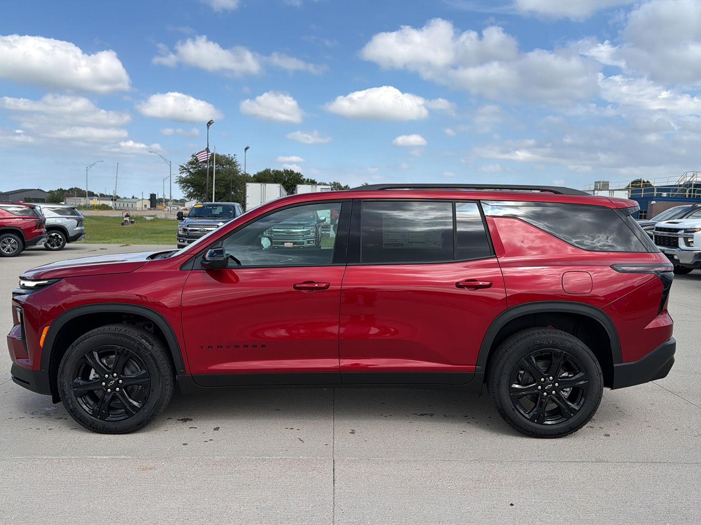 Radiant Red Tintcoat 2027 Chevrolet Traverse SUV / Crossover Front-Wheel Drive 8-Speed Automatic
