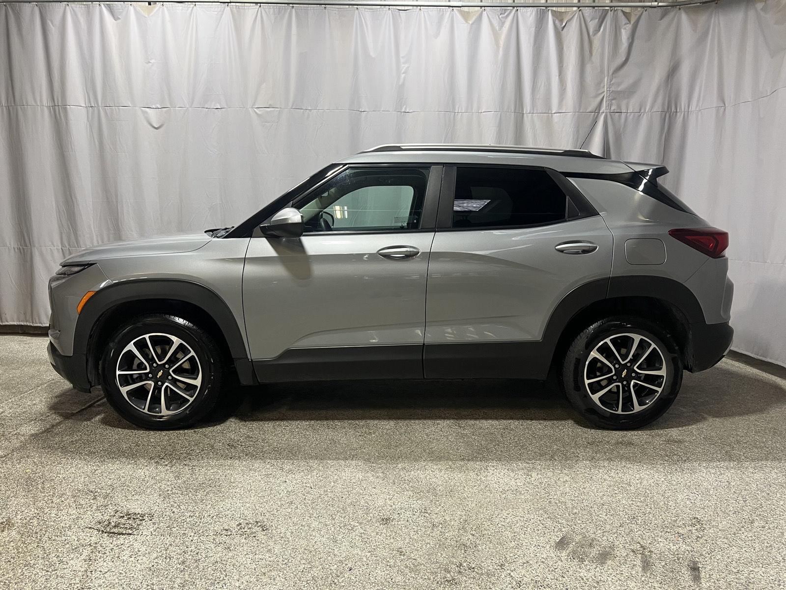 Sterling Gray Metallic 2025 Chevrolet Trailblazer SUV / Crossover Four-Wheel Drive 9-Speed Automatic