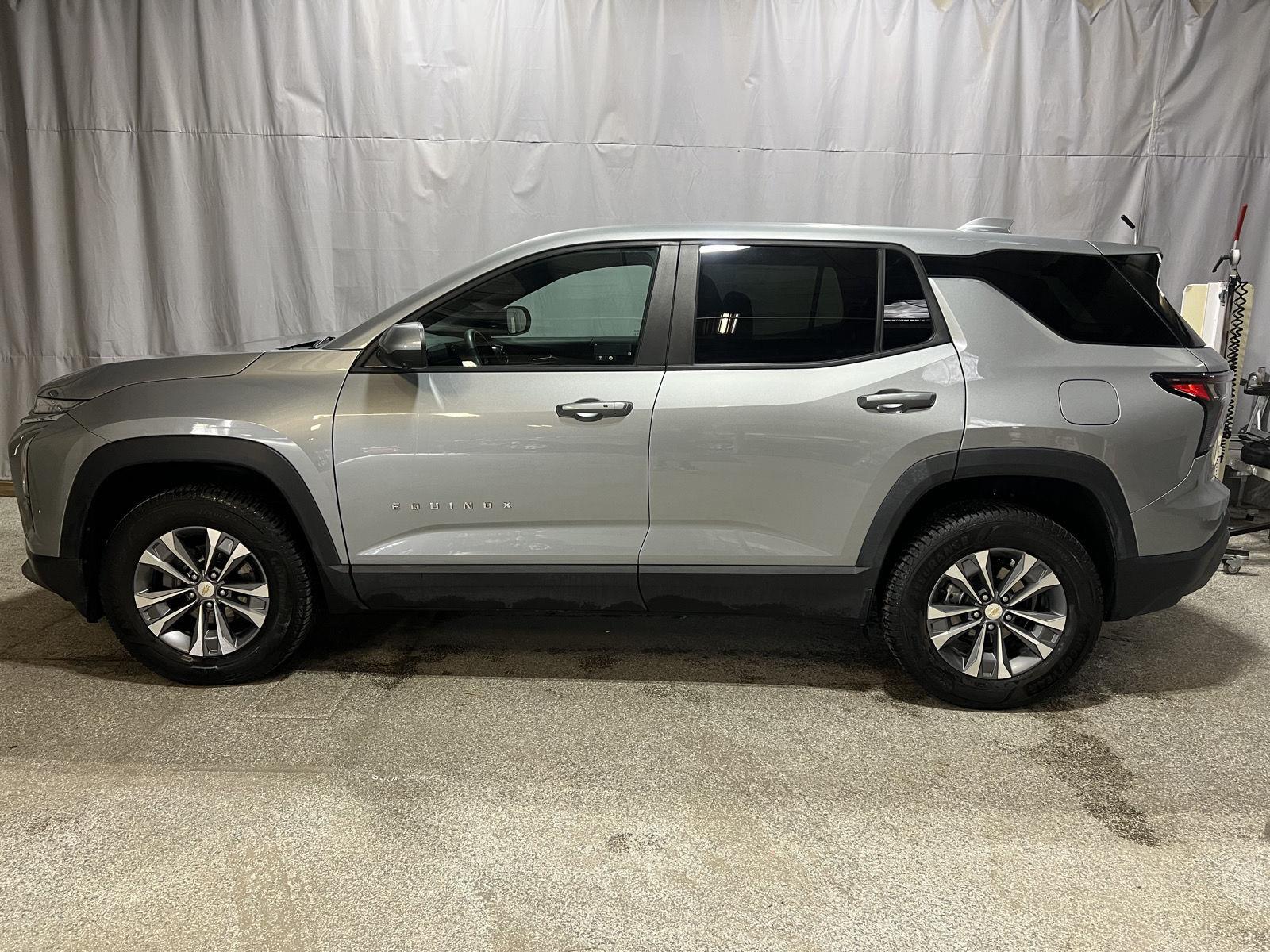 Sterling Gray Metallic 2025 Chevrolet Equinox SUV / Crossover Four-Wheel Drive 8-Speed Automatic