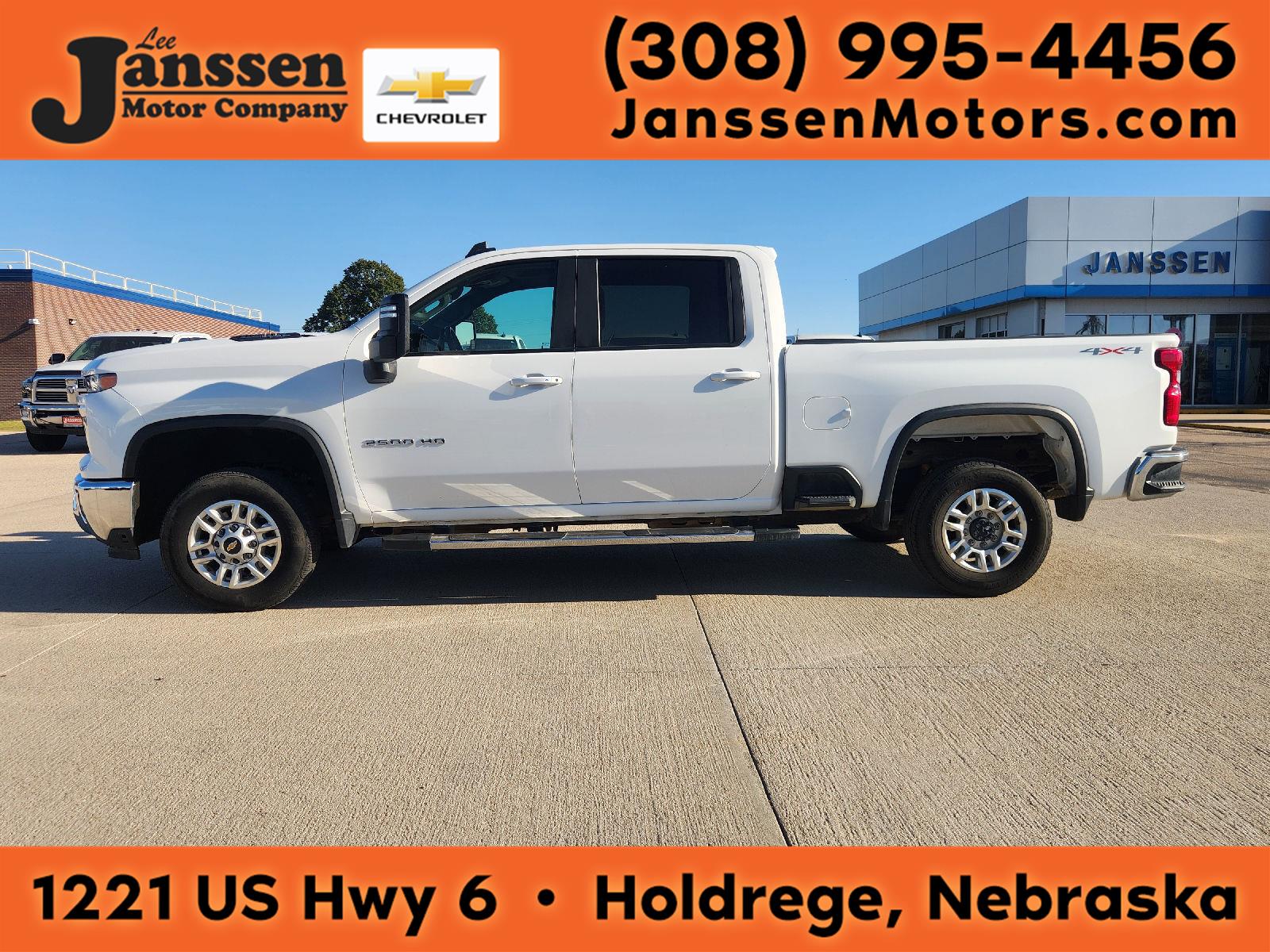 Summit White 2024 Chevrolet Silverado 2500HD Pickup Truck Four-Wheel Drive Automatic