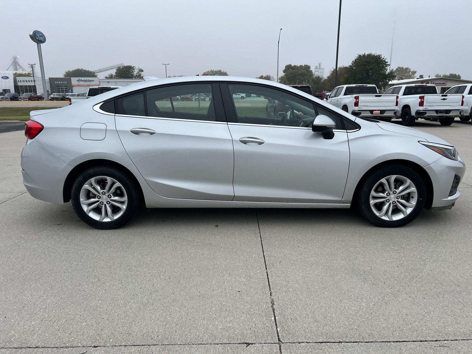 2019 Chevrolet Cruze LT Sedan FWD
