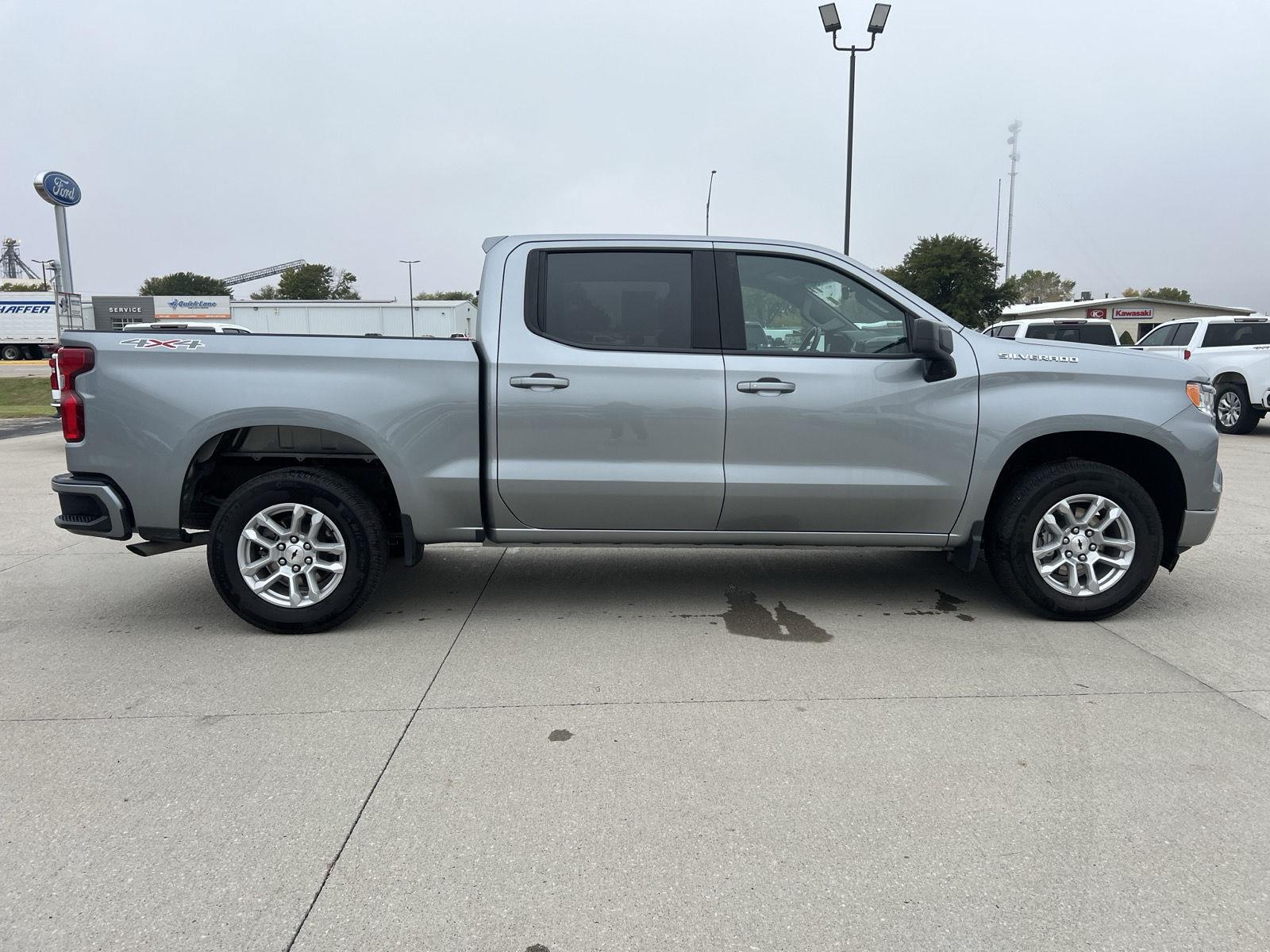 2023 Chevrolet Silverado 1500 RST Crew Cab 4WD