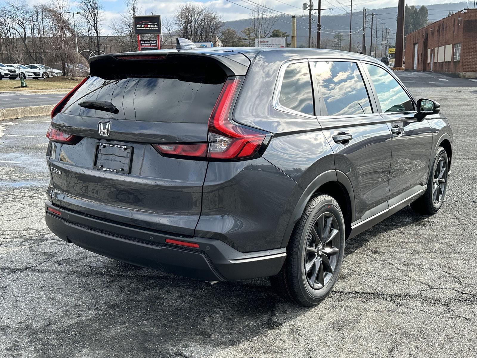 View vehicle photo 7