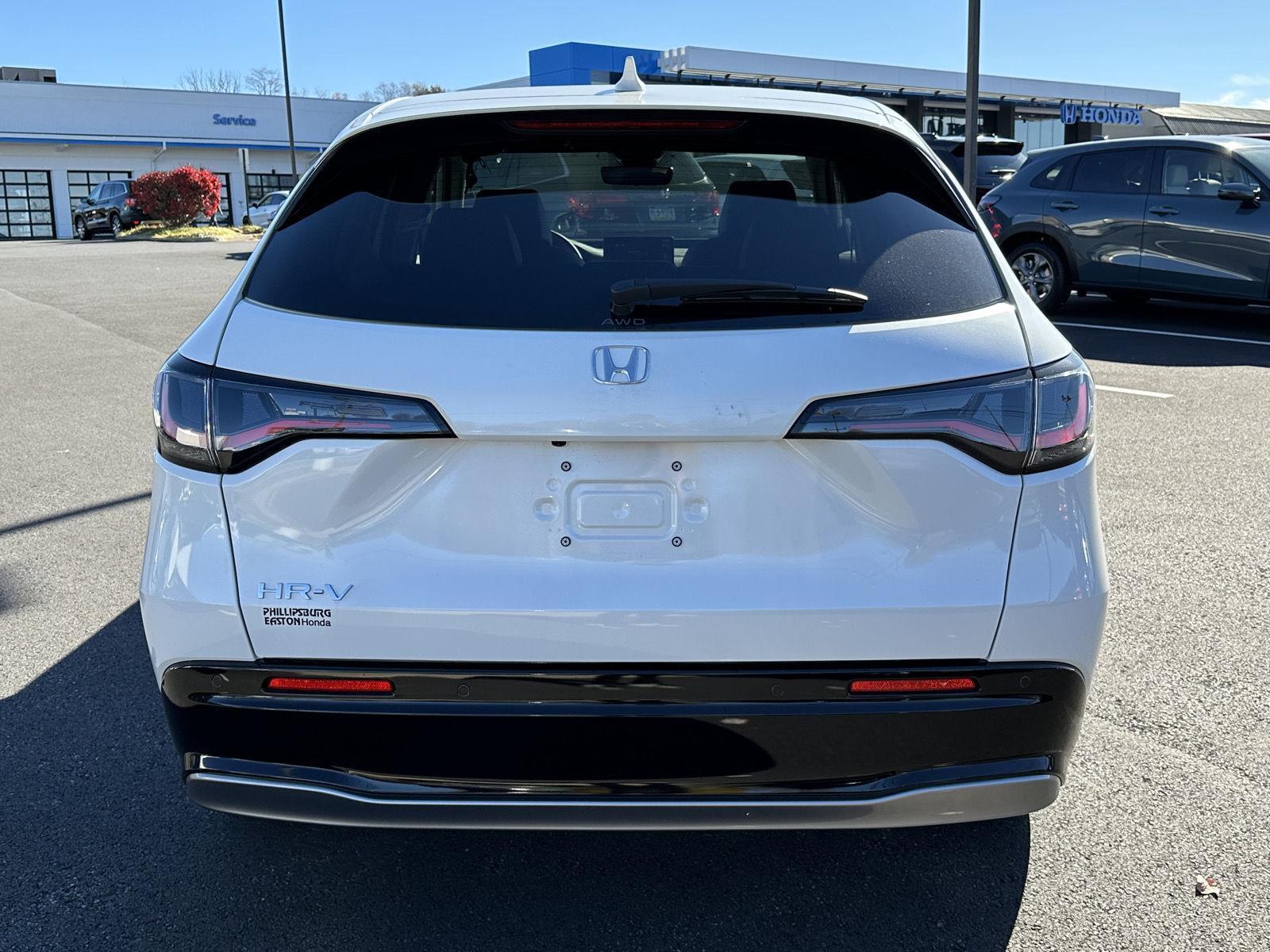 View vehicle photo 6