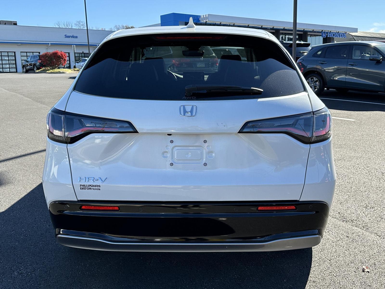 View vehicle photo 6