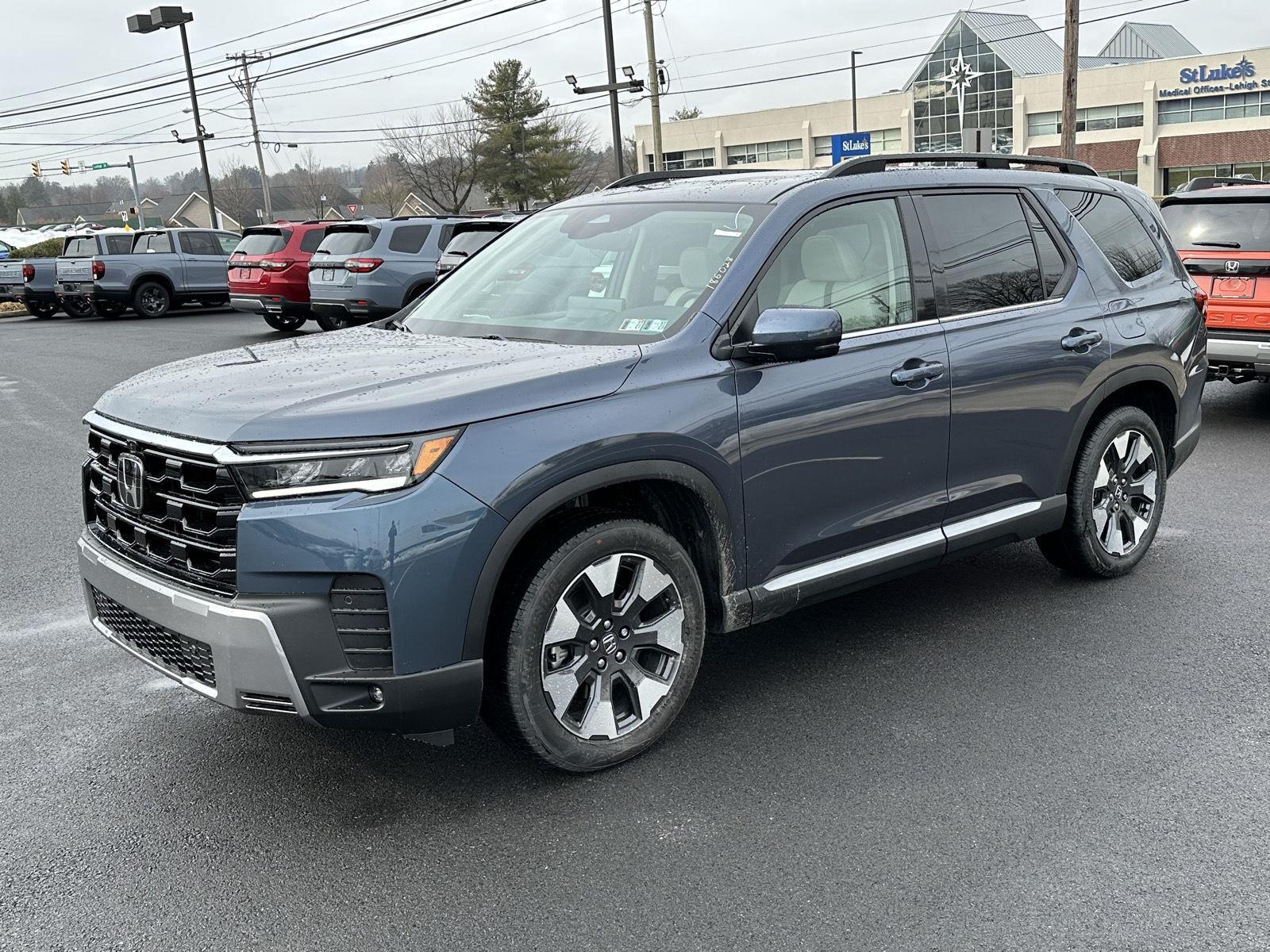 View vehicle photo 4