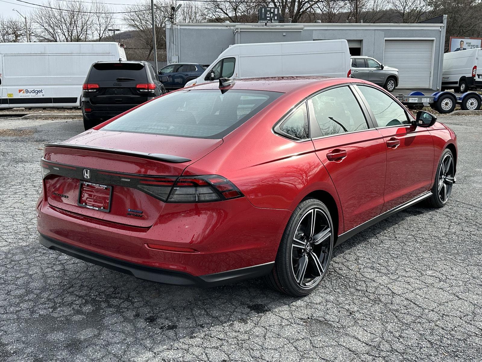 View vehicle photo 7