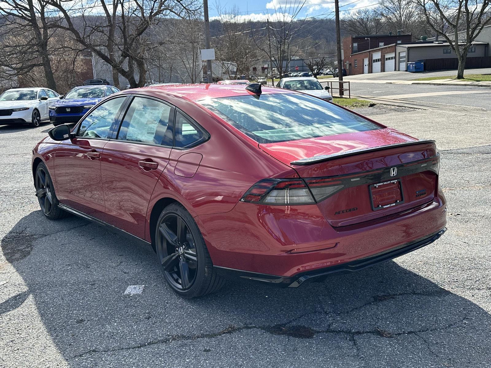 View vehicle photo 5