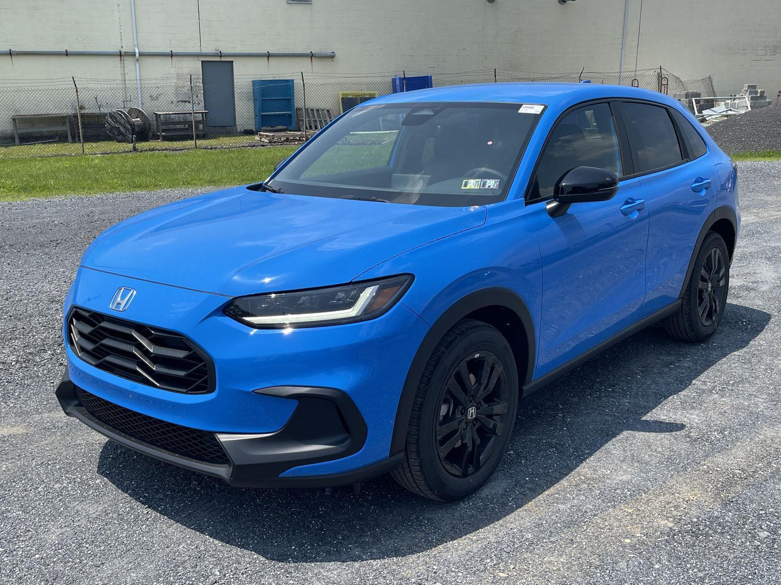 View vehicle photo 4