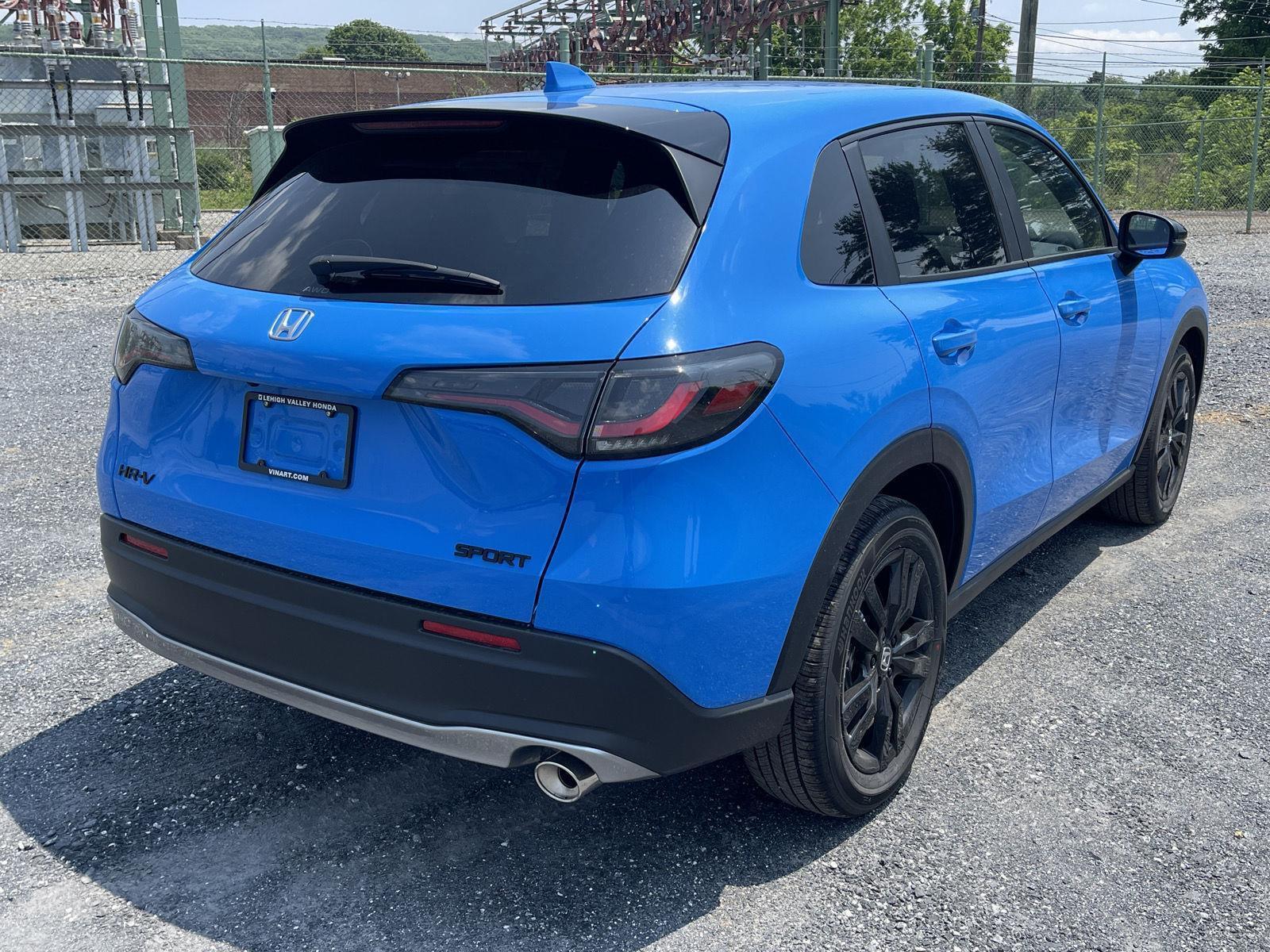 View vehicle photo 7