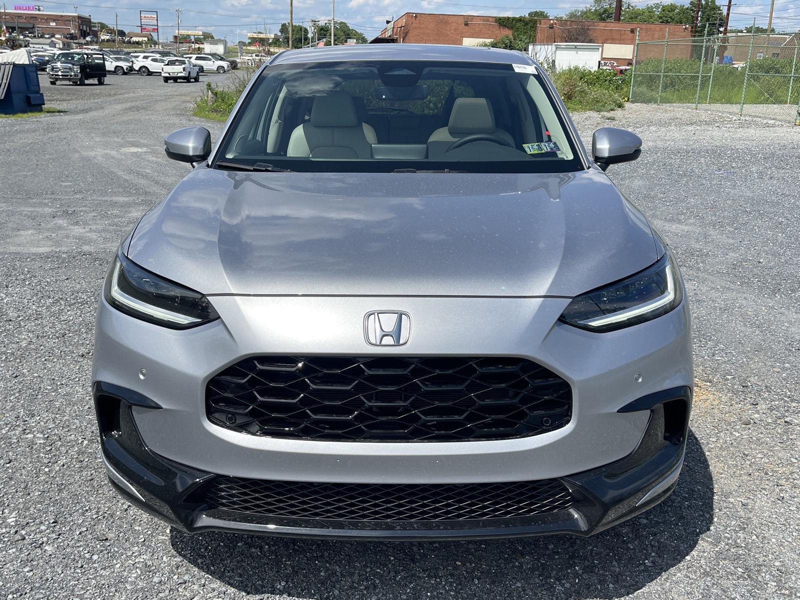 View vehicle photo 3