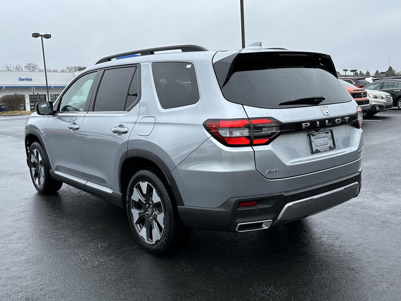 View vehicle photo 5