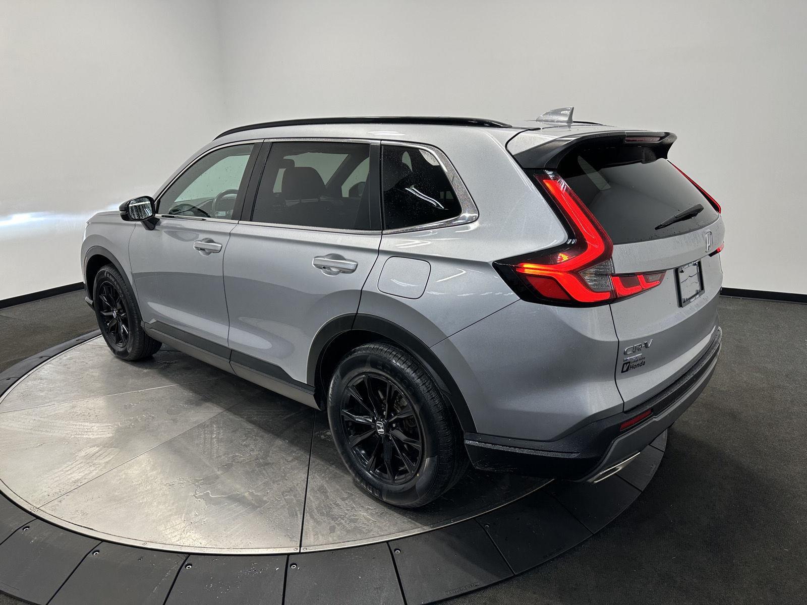 View vehicle photo 6