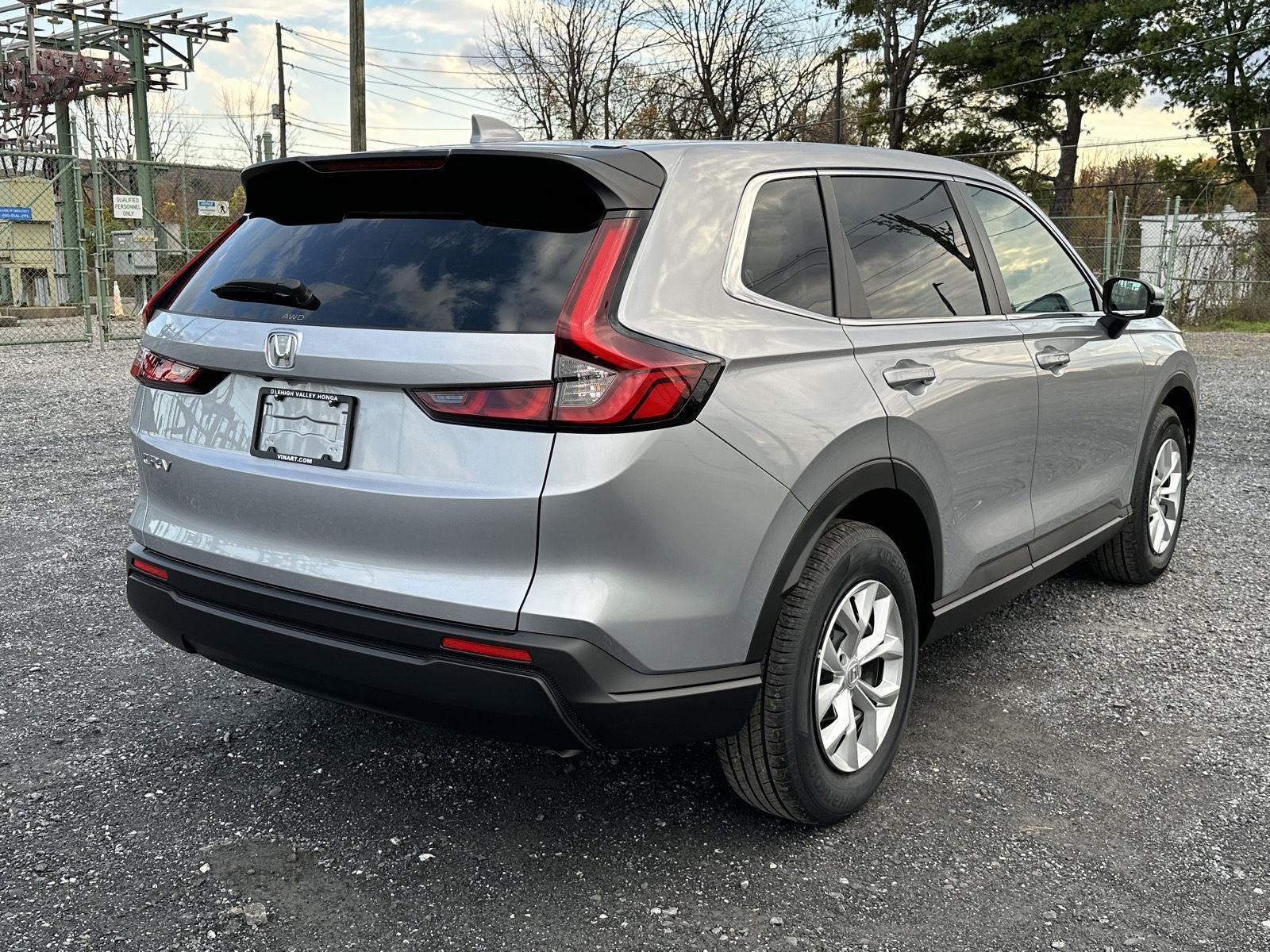 View vehicle photo 7