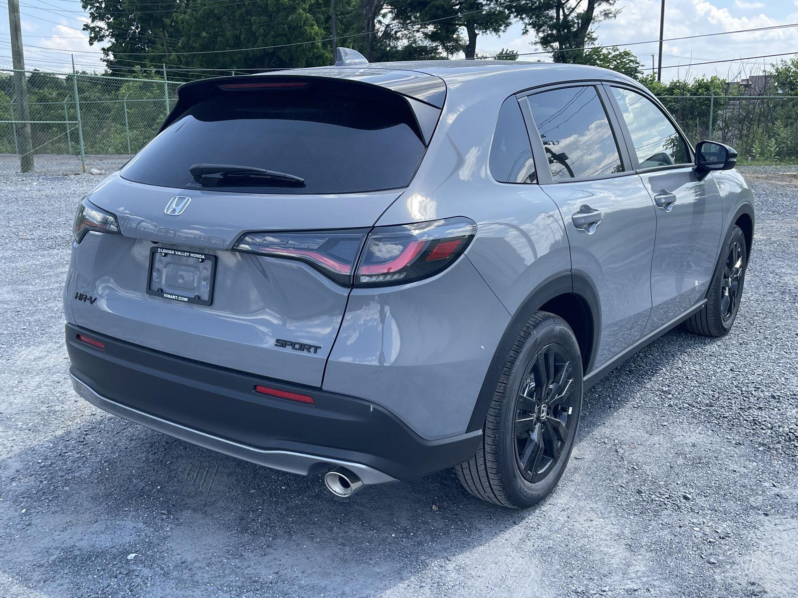 View vehicle photo 7