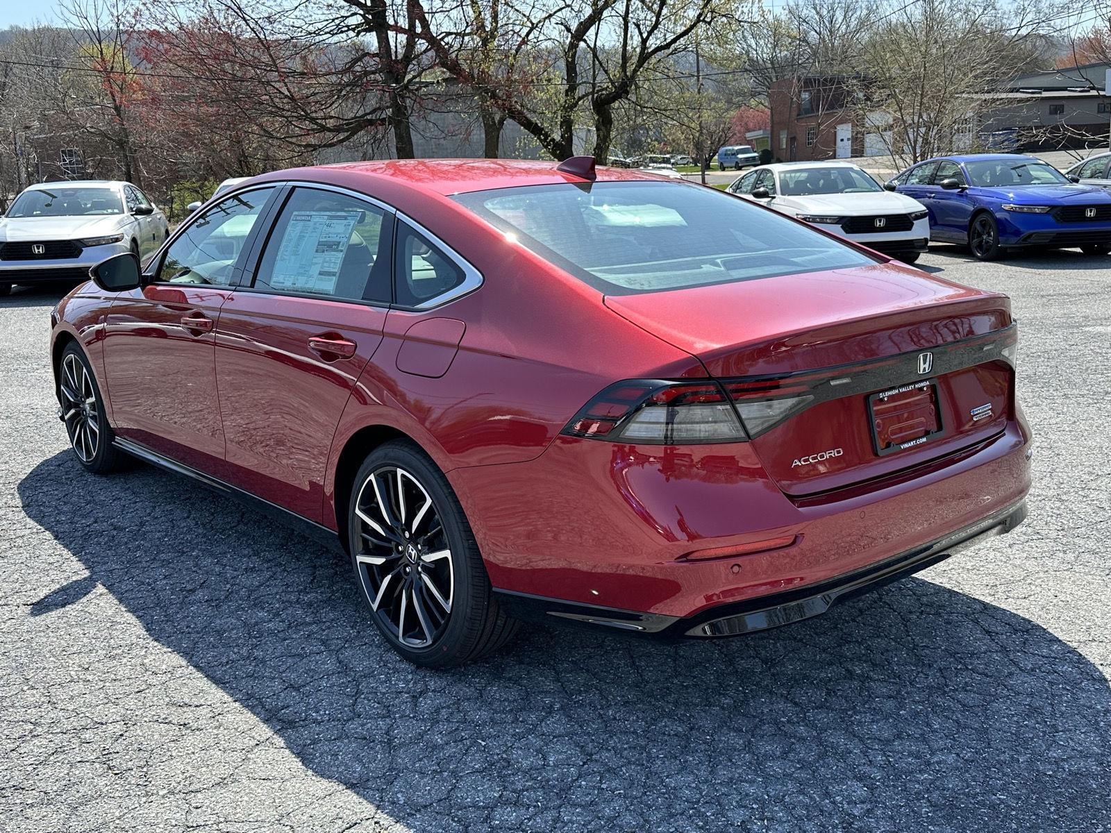 View vehicle photo 5