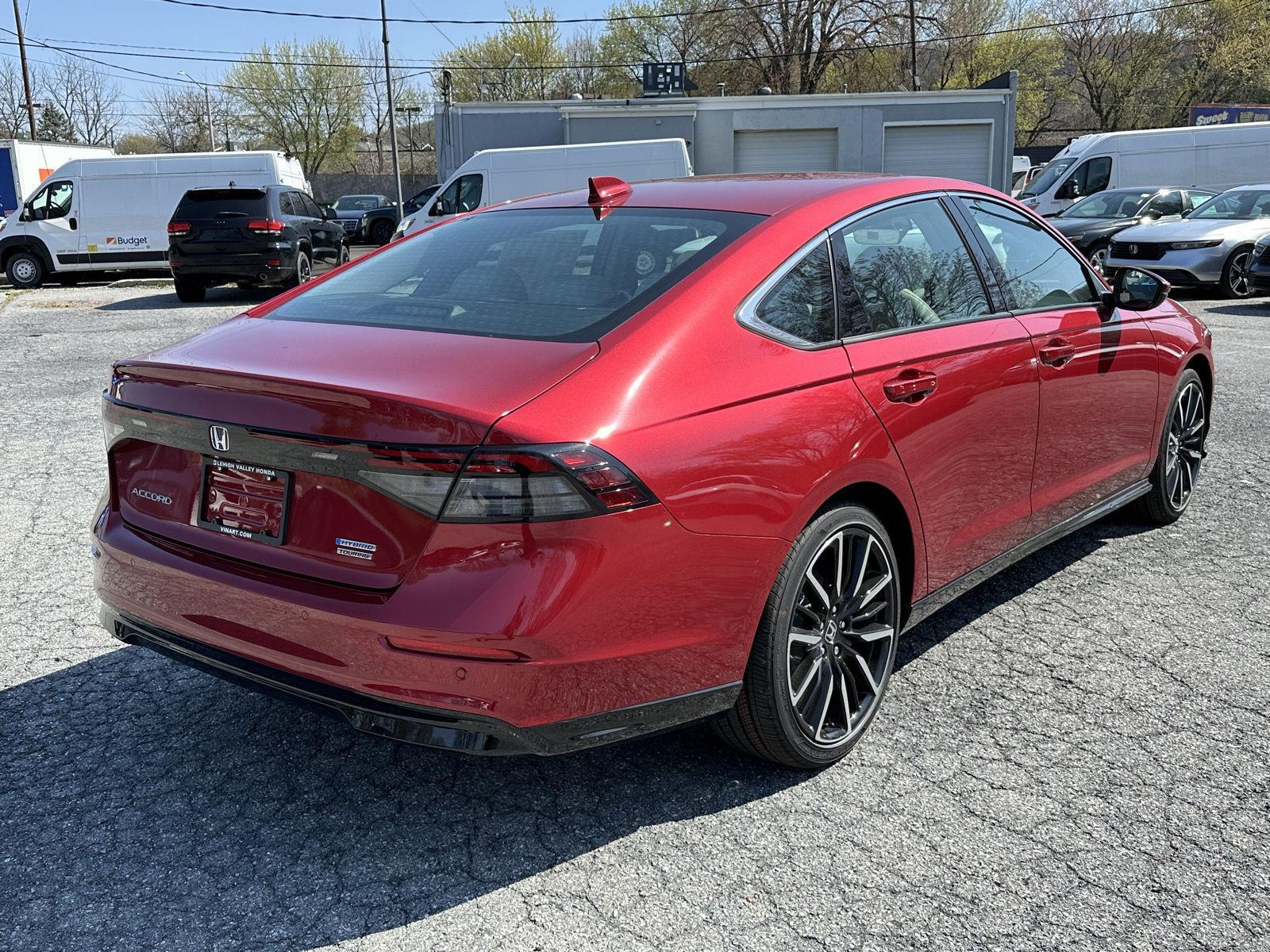 View vehicle photo 7