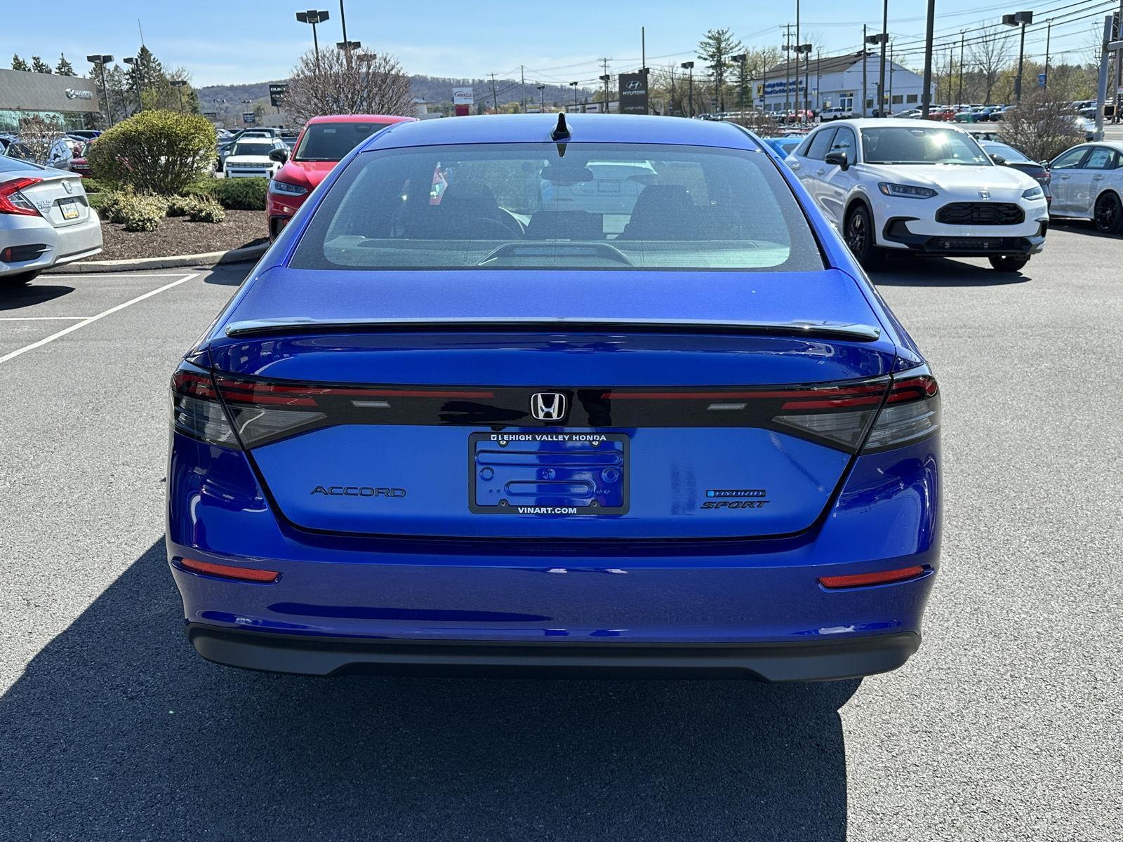 View vehicle photo 6