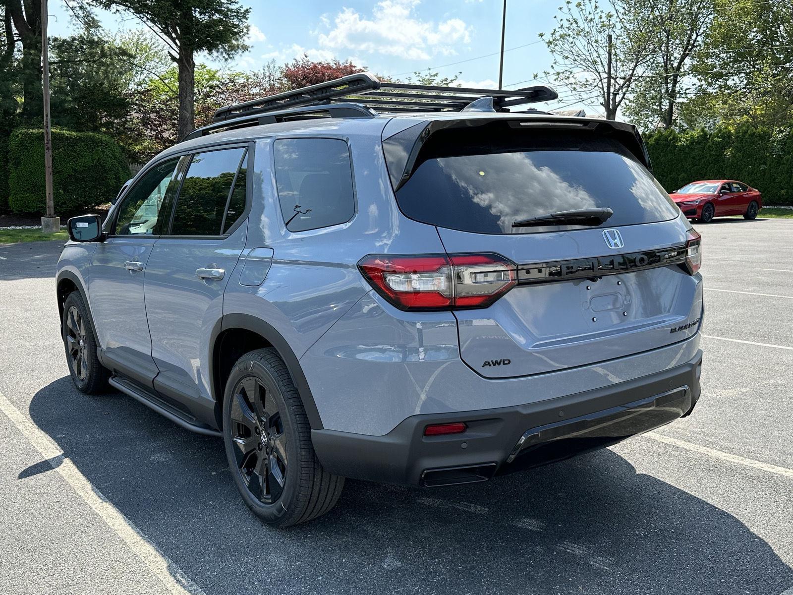 View vehicle photo 5