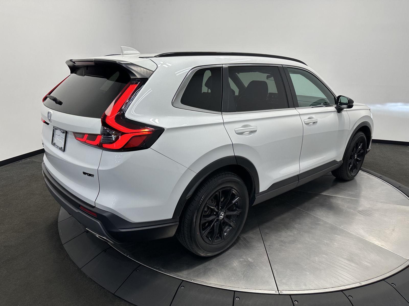 View vehicle photo 6