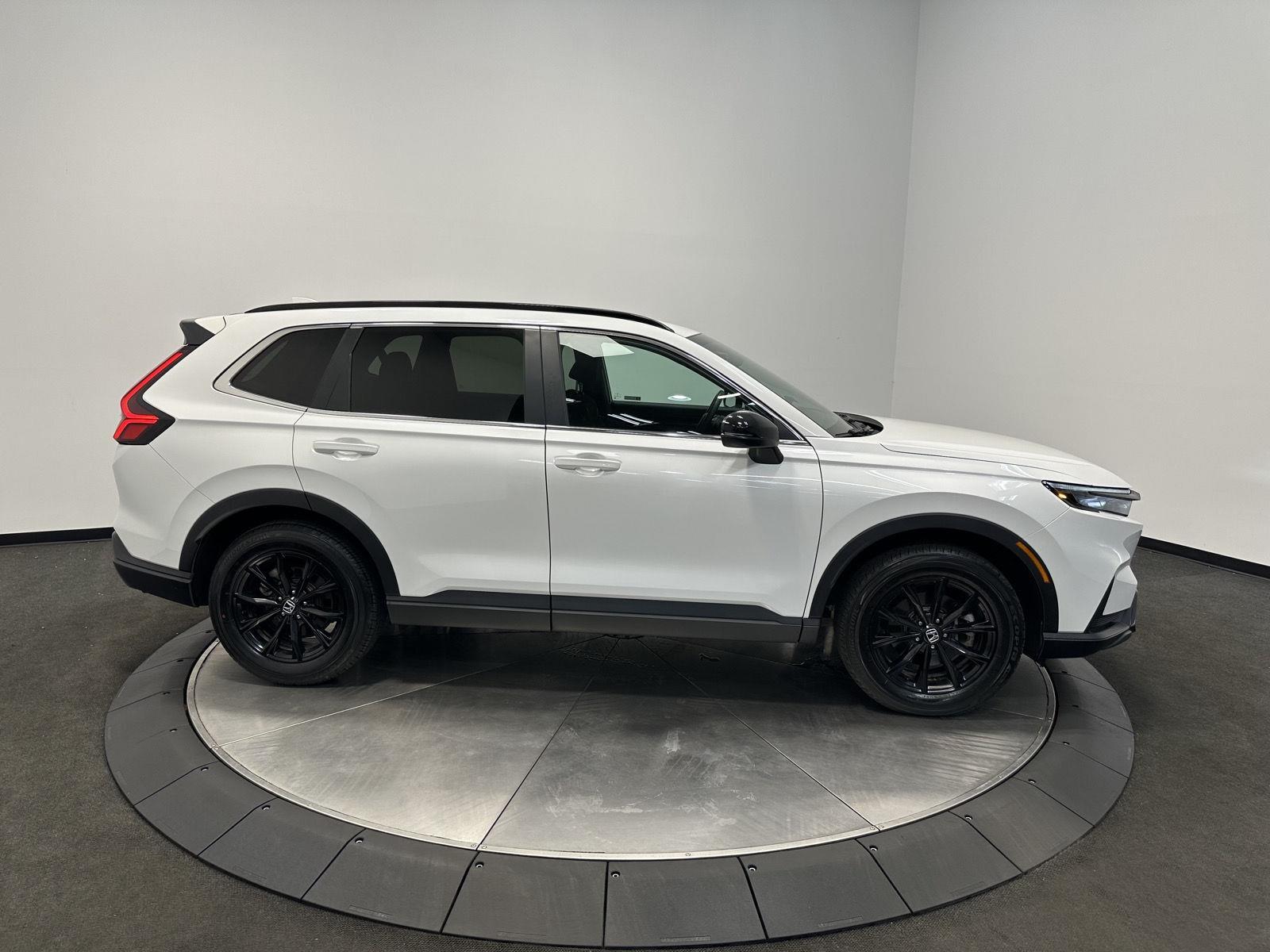 View vehicle photo 7