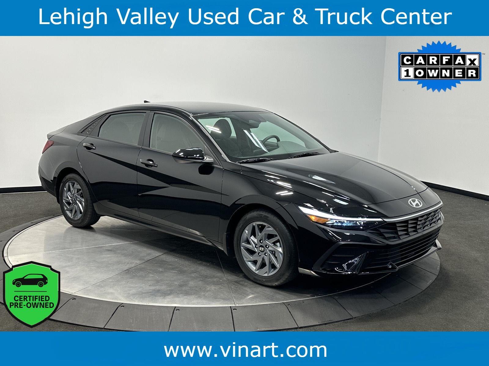 Abyss Black 2024 Hyundai Elantra Sedan Front-Wheel Drive Continuously Variable Transmission