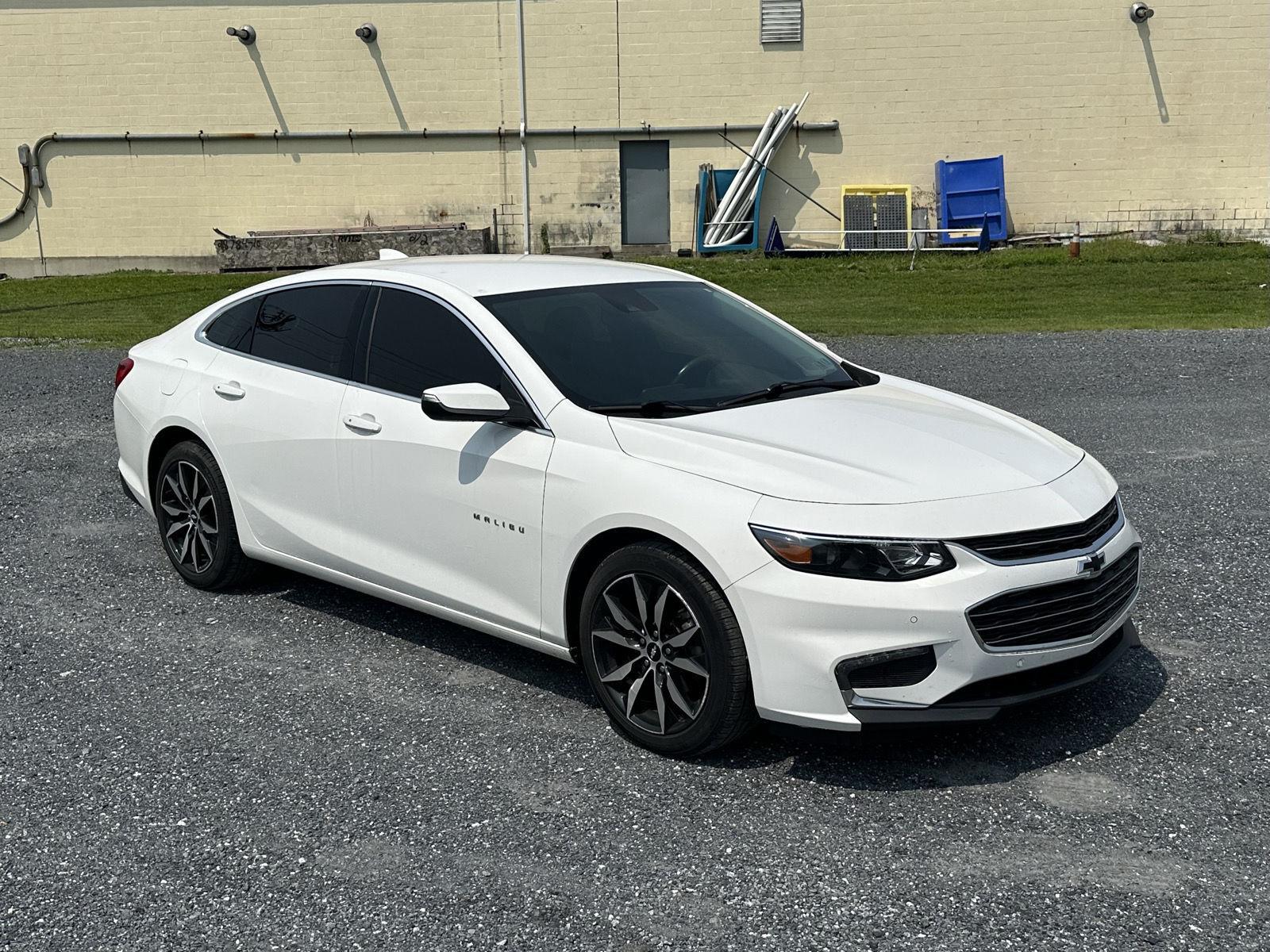 Summit White 2017 Chevrolet Malibu Sedan Front-Wheel Drive 6-Speed Automatic
