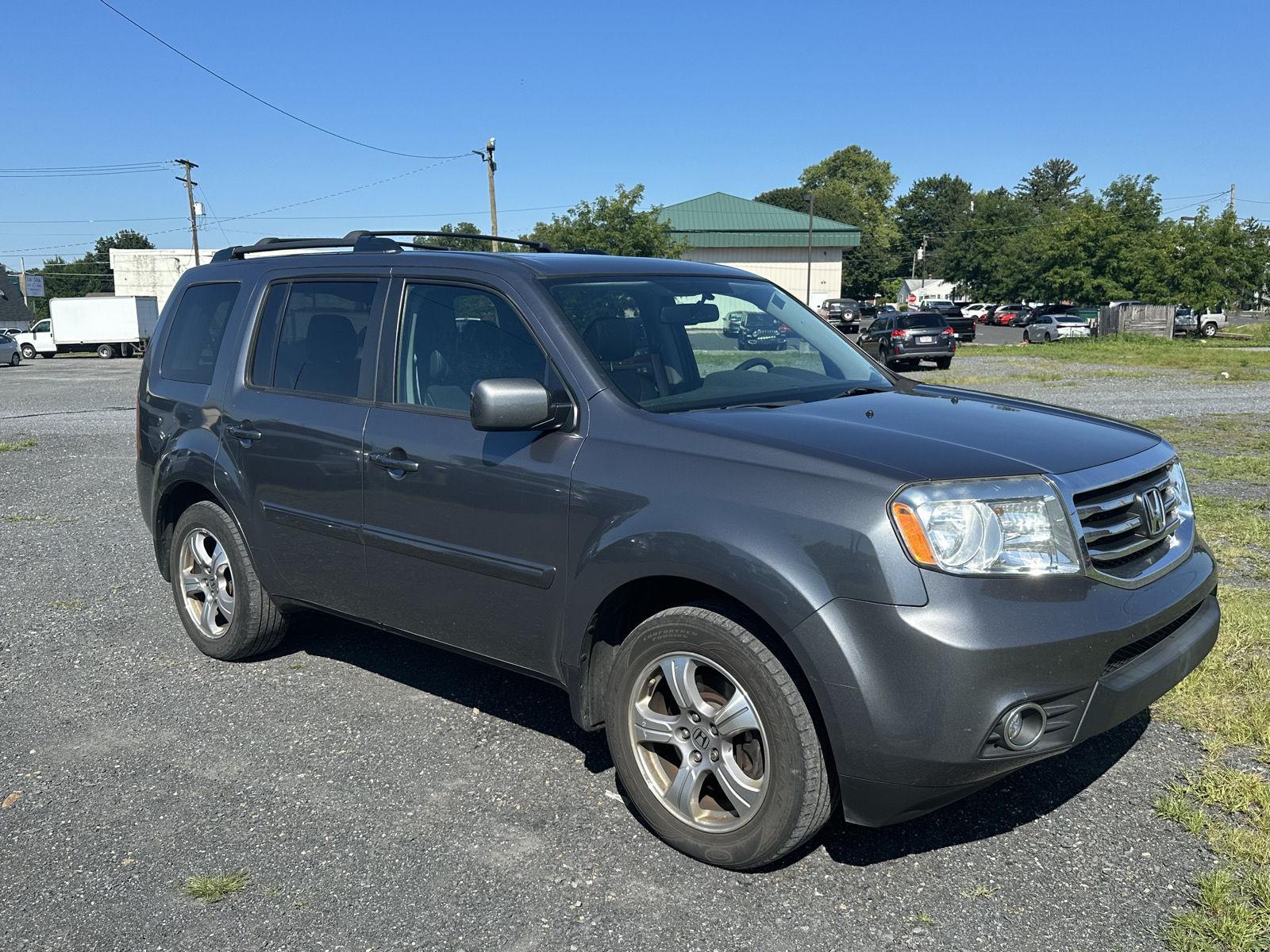 Polished Metal Metallic 2013 Honda Pilot SUV / Crossover Four-Wheel Drive Automatic