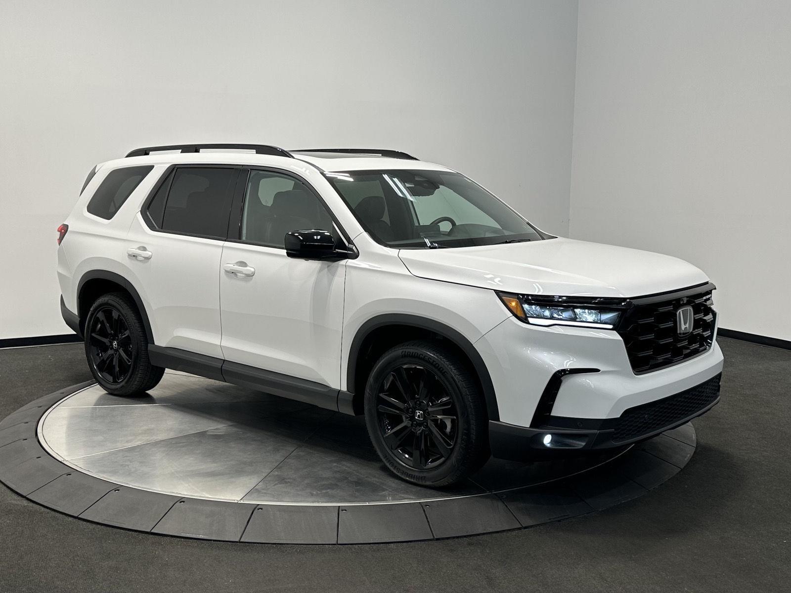 Platinum White Pearl 2025 Honda Pilot SUV / Crossover All-Wheel Drive Automatic