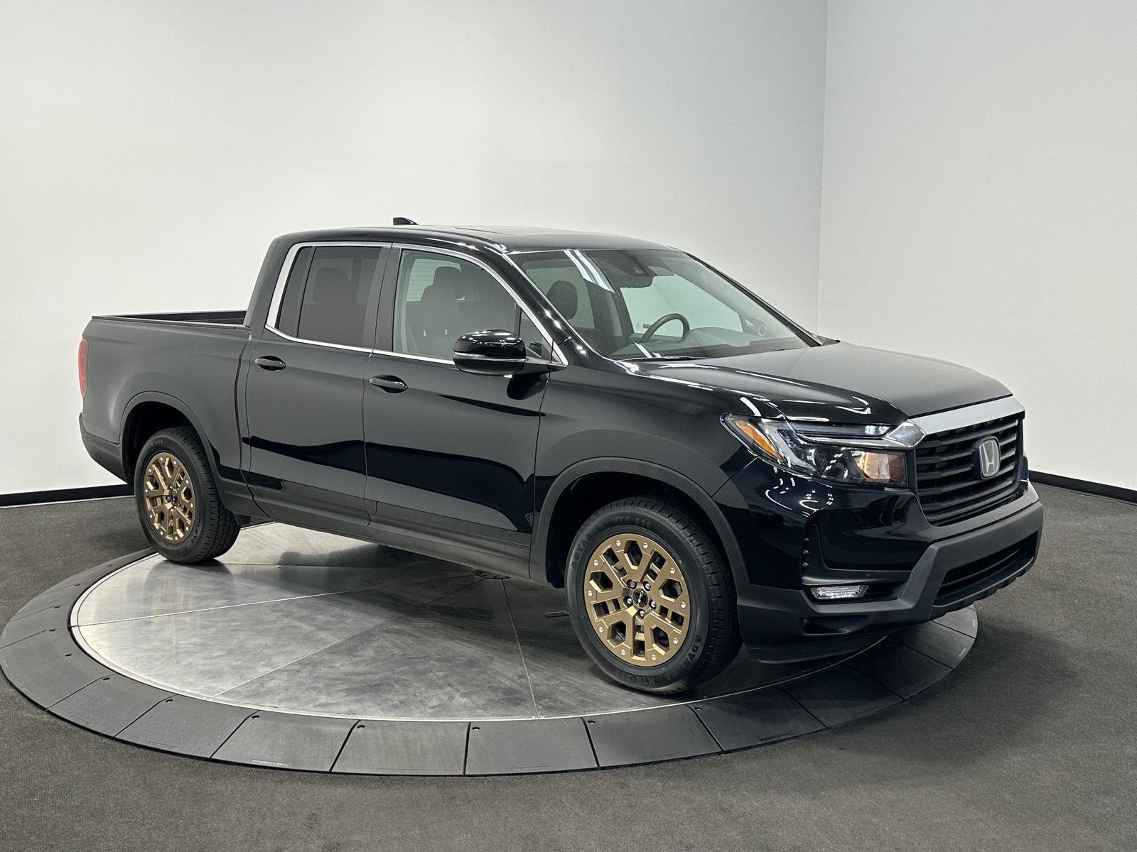 Crystal Black Pearl 2023 Honda Ridgeline Pickup Truck All-Wheel Drive Automatic