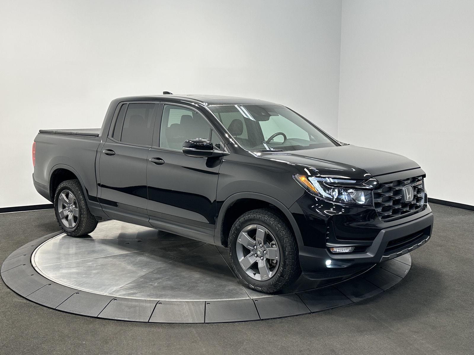 Crystal Black Pearl 2025 Honda Ridgeline Pickup Truck All-Wheel Drive Automatic