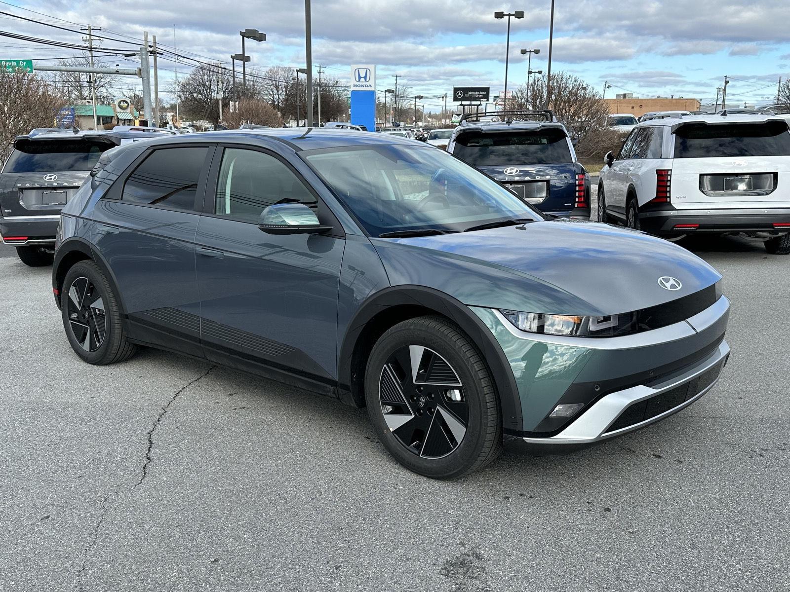 View vehicle photo 2