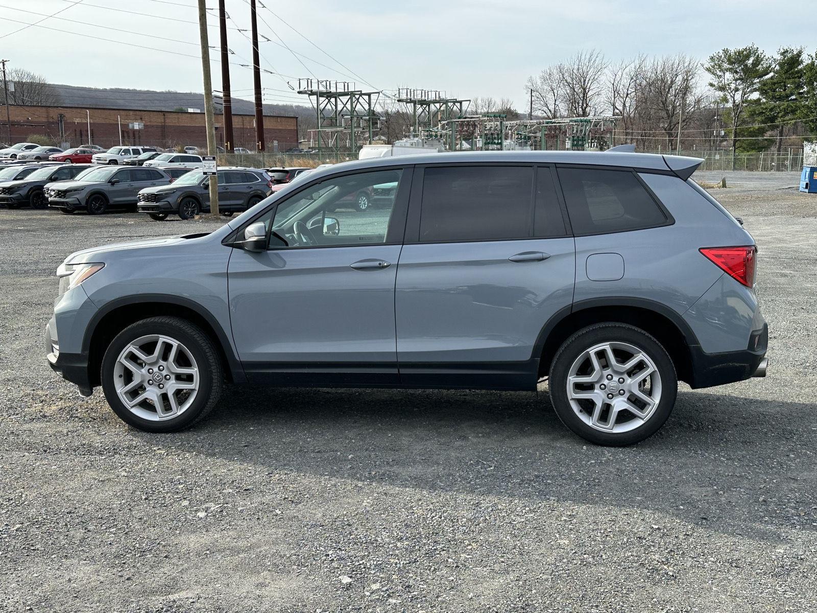 View vehicle photo 5