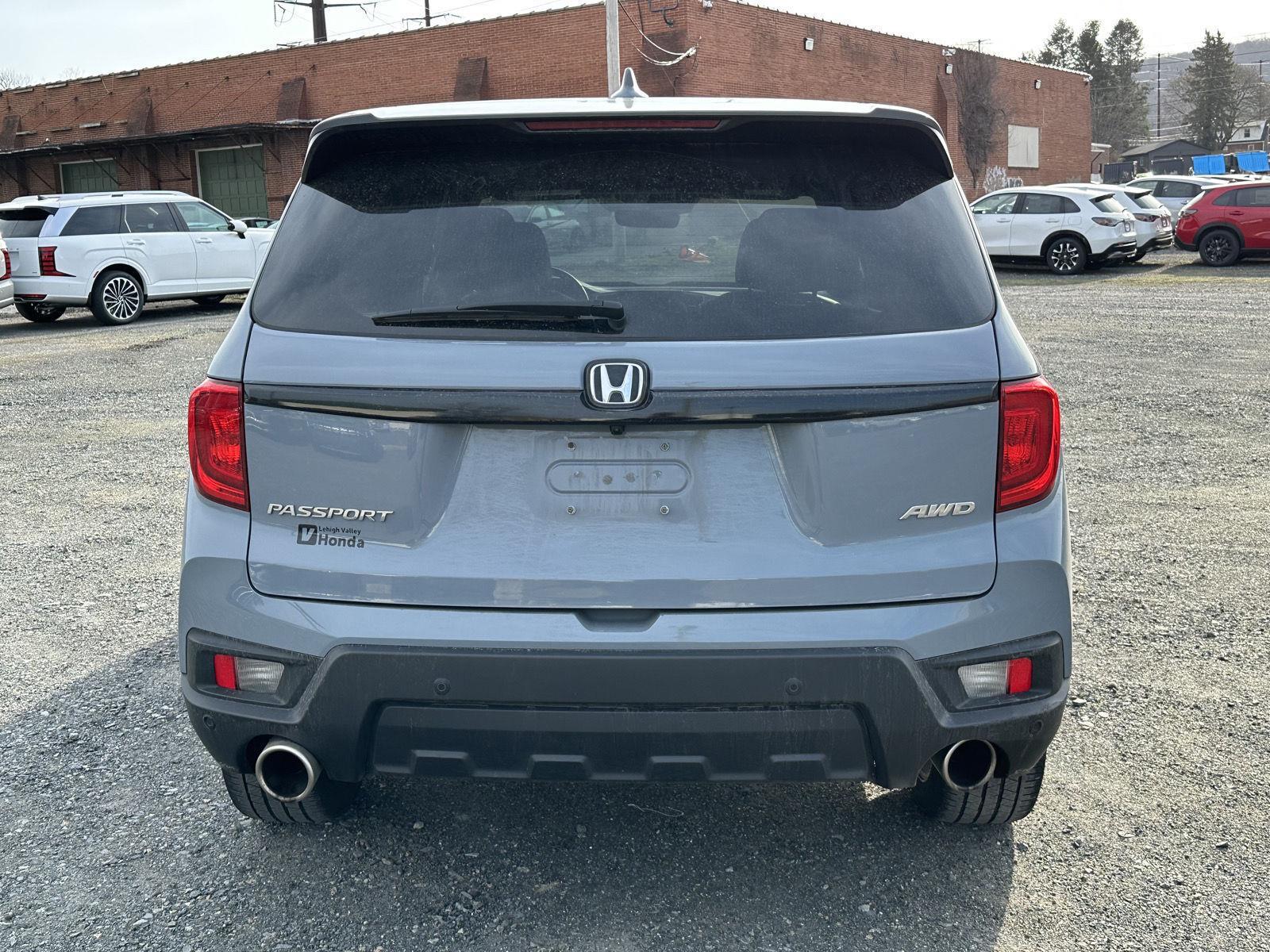 View vehicle photo 7