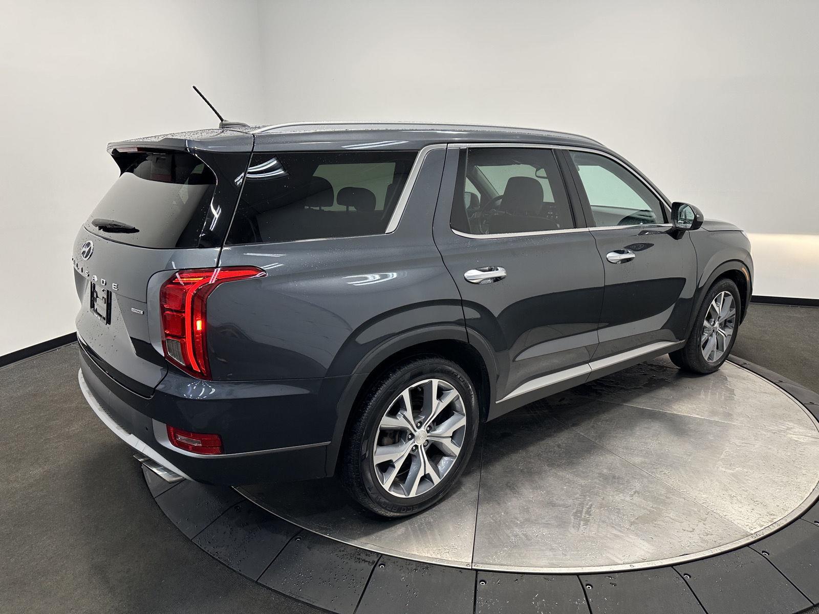 View vehicle photo 7