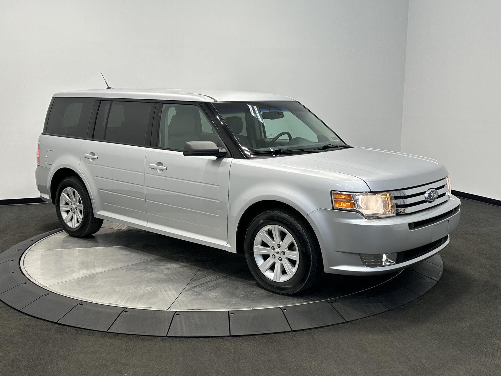 Ingot Silver Metallic 2011 Ford Flex SE SUV / Crossover Front-Wheel Drive 6-Speed Automatic