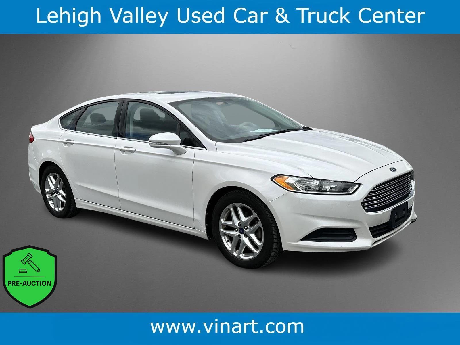 White Platinum Tri-Coat Metallic 2013 Ford Fusion SE Sedan Front-Wheel Drive 6-Speed Automatic