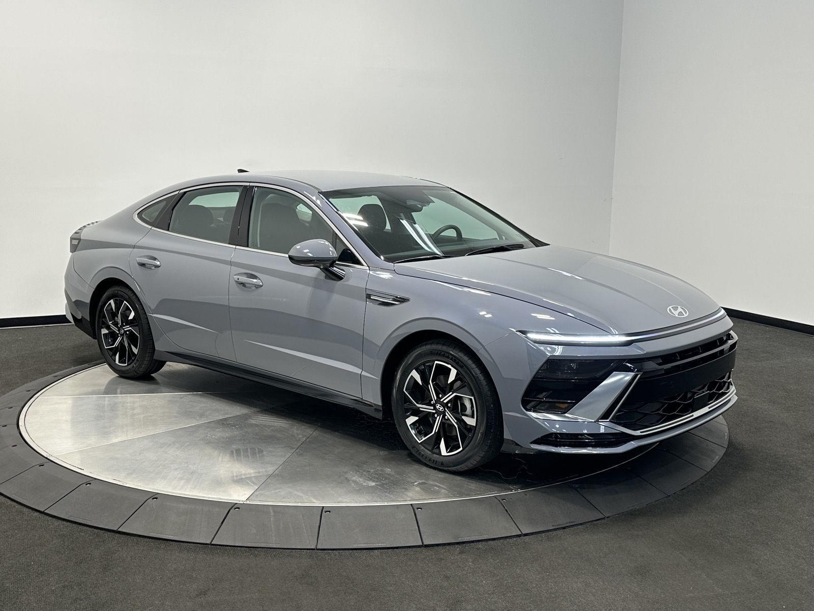 Transmission Blue 2024 Hyundai Sonata Sedan Front-Wheel Drive Automatic