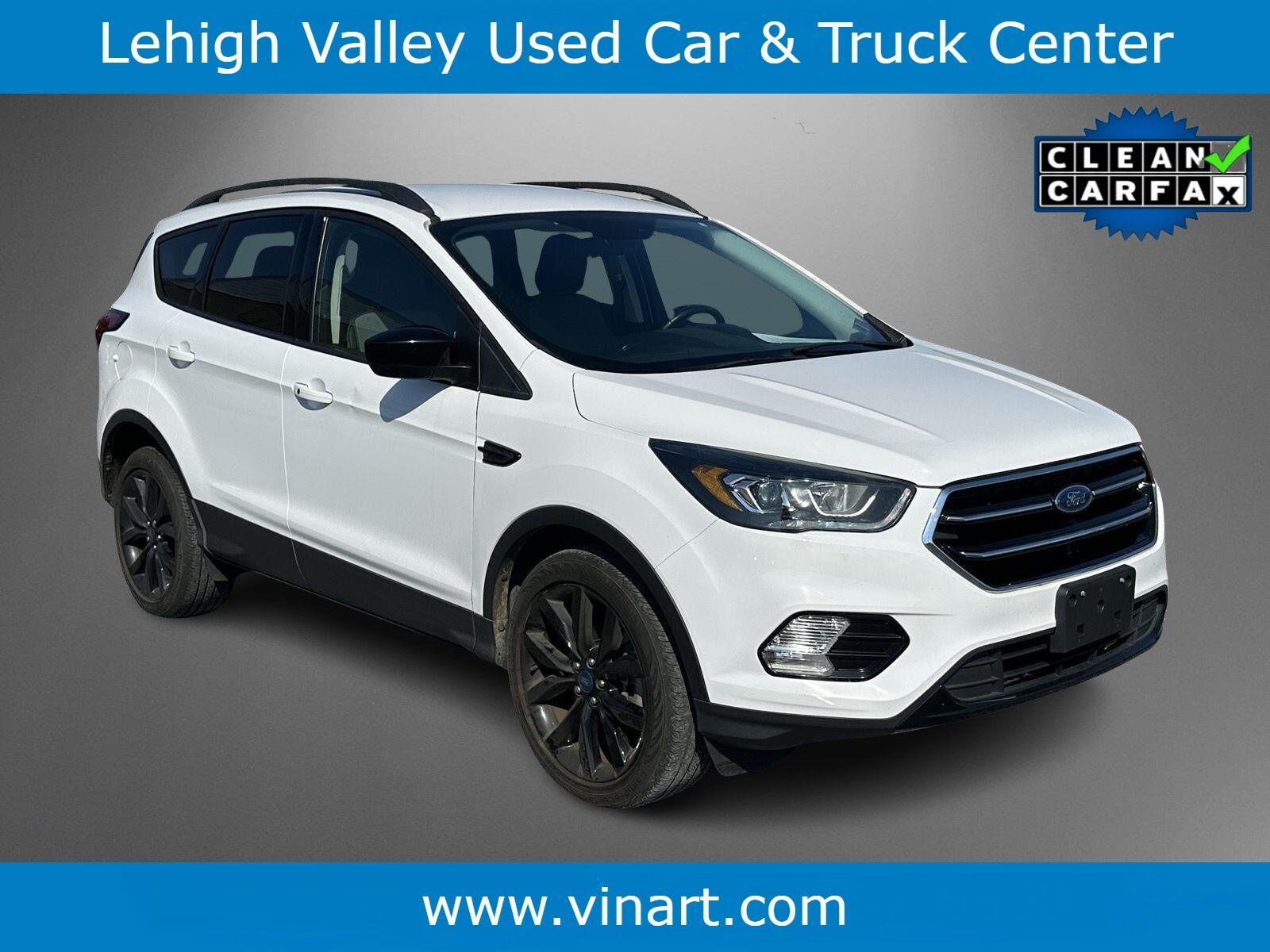 Oxford White 2019 Ford Escape SUV / Crossover All-Wheel Drive Automatic